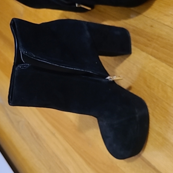 Sam Edelman Azra Black Suede platform booties - Picture 3 of 6